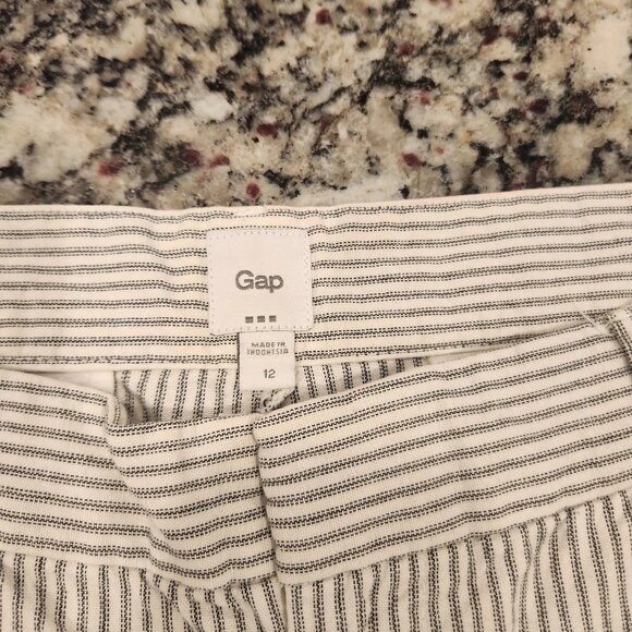 Gap Bermuda Shorts Womens Blue/Cream Striped Size 12 Pull On EUC - Picture 6 of 6